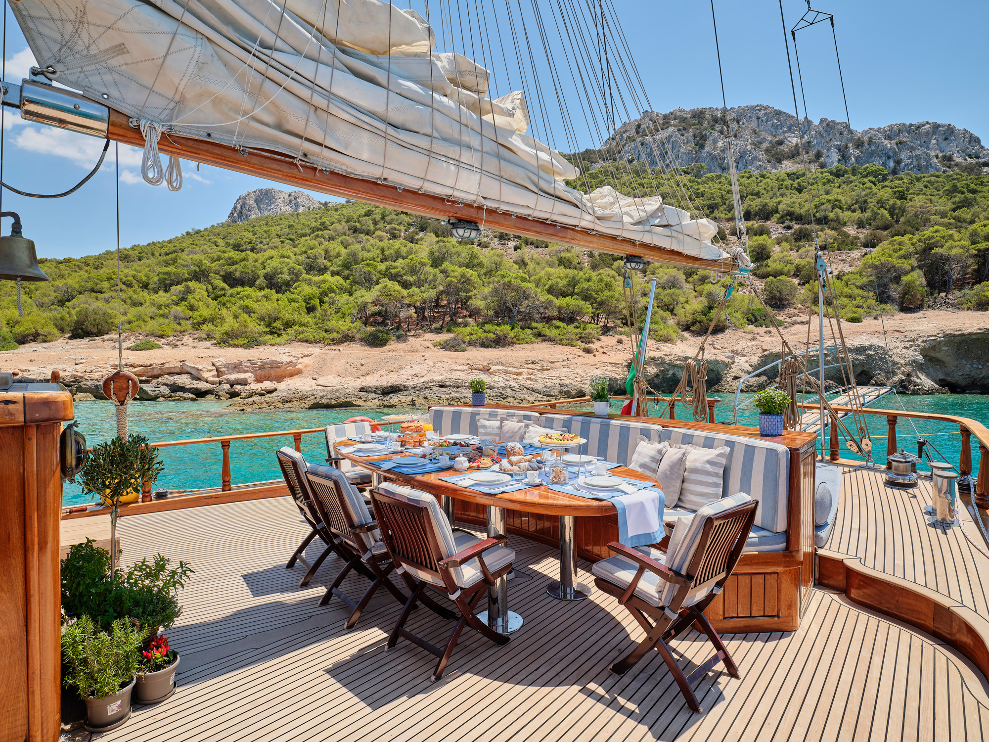 Kinderdijk windmills in winter with snow